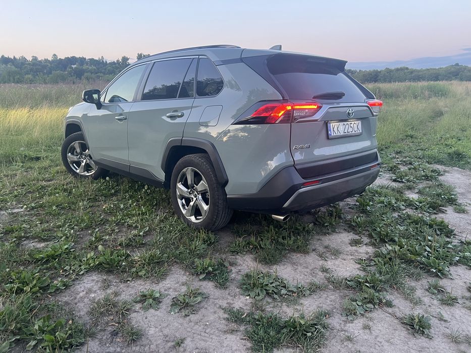 Rav4 v 2.5 hybryda 4/2