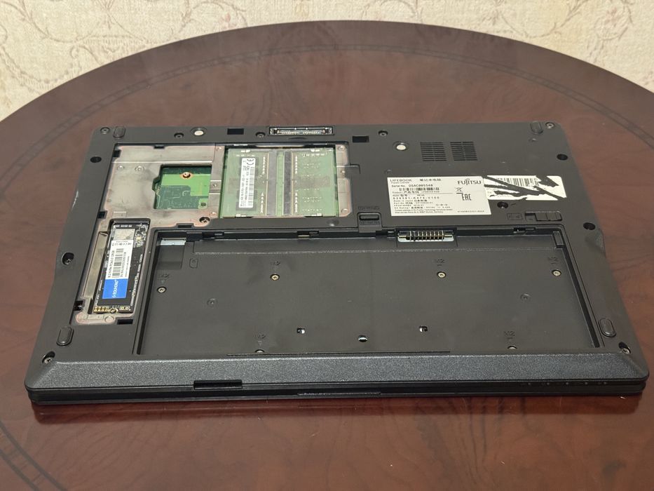 Ноутбук Fujitsu E548 i5 7th SSD 128GB