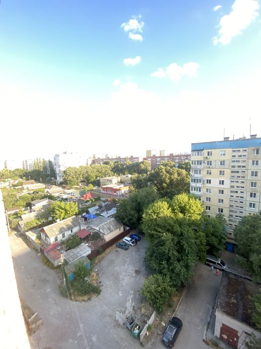 Продам 2-комн.кв. Солнечный ж/м. Любарского, 36.