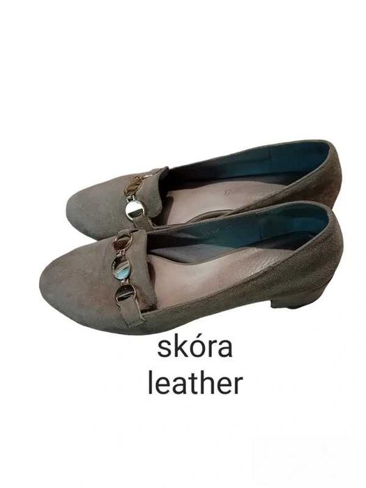 Zamszowe czółenka na niskim obcasie