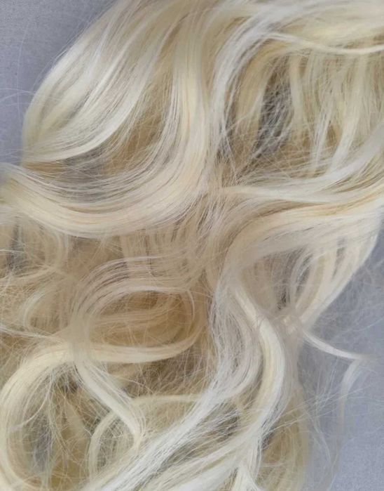 Włosy syntetyczne jasny blond 5 taśm 119 g 60 cm