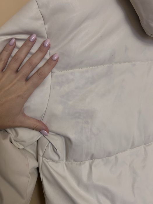 Куртка жіноча.