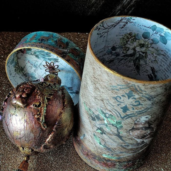 Ретро шар в подарочной коробке.