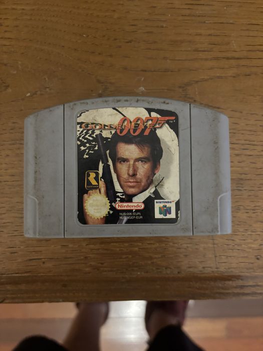 Nitendo 64 - para peças- 1 Comando e jogos diversos