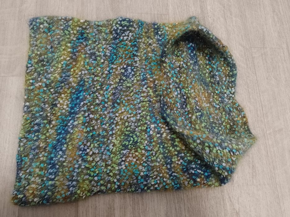 Sprzedam szalik-tunel damski.