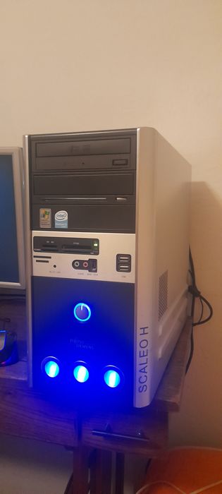 Komputer stacjonarny pc Fujitsu Siemens SCALEO H monitor gnr ts2200w