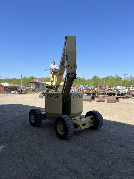 Колінчатий підйомник GROVE AMZ50XT