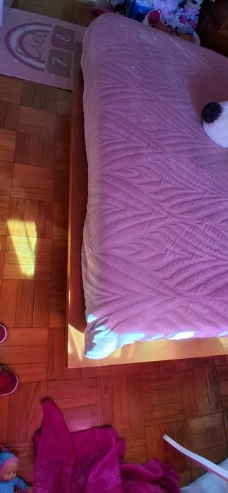 Cama de casal em cerejeira