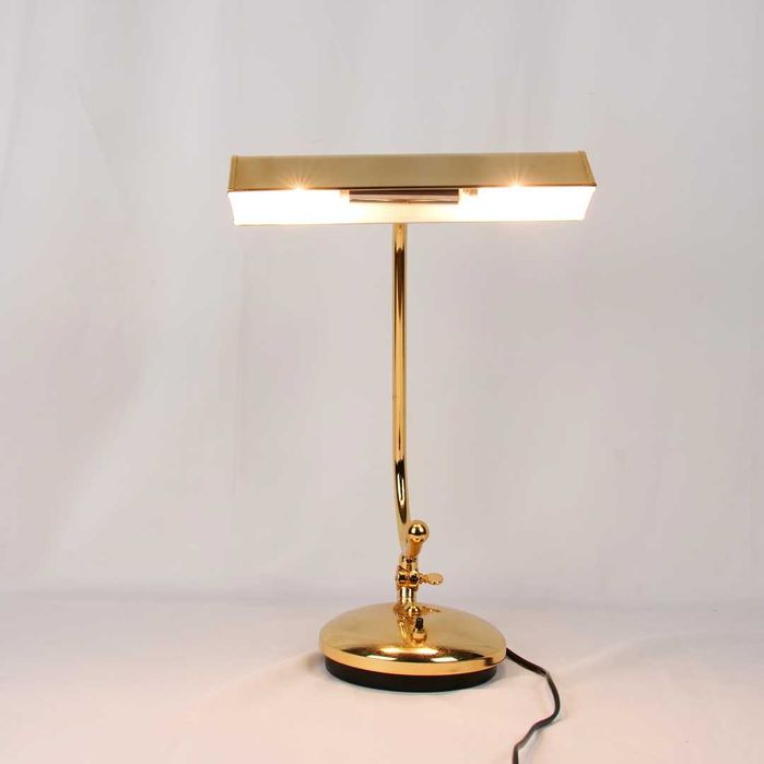 Candeeiro de mesa regulável ao estilo "banker's lamp"