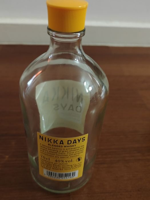 Garrafa Vazia Nikka Days