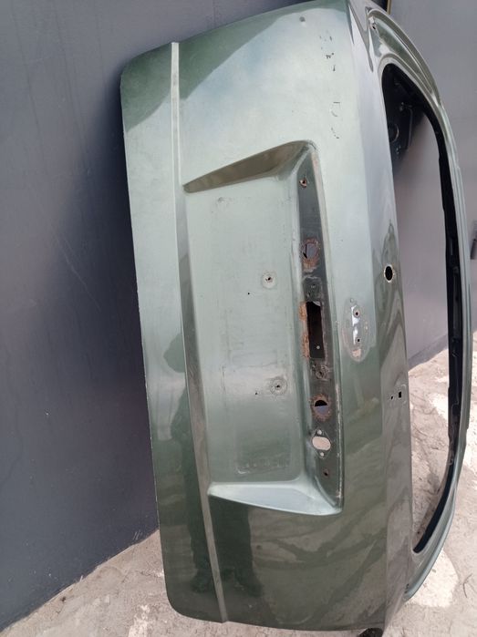 Ляда, кришка багажника Кіа Соренто 02-09 год.