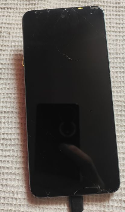 Infinix SMART 8 4/128 під ремонт або відновлення.