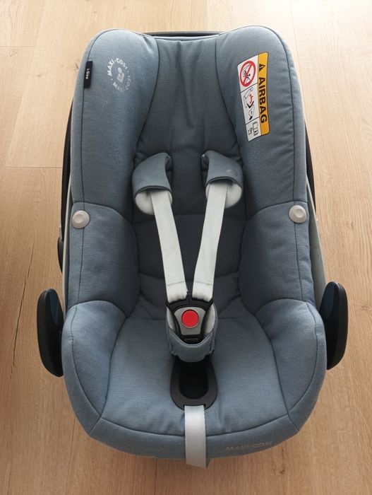 Dwa foteliki maxi Cosi