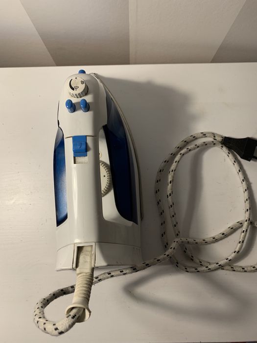 Żelazko parowe First model 979 220V 50Hz  1000W