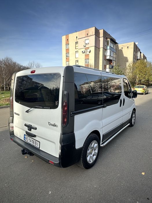 Продам (Renault Trafic)