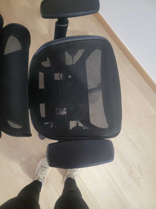 2 Cadeiras de Escritório Ergonômicas Premium em Tela Mesh (Menos de 1 ano de uso)