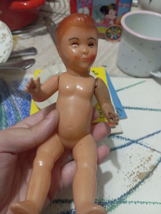 Boneco plástico sem marca