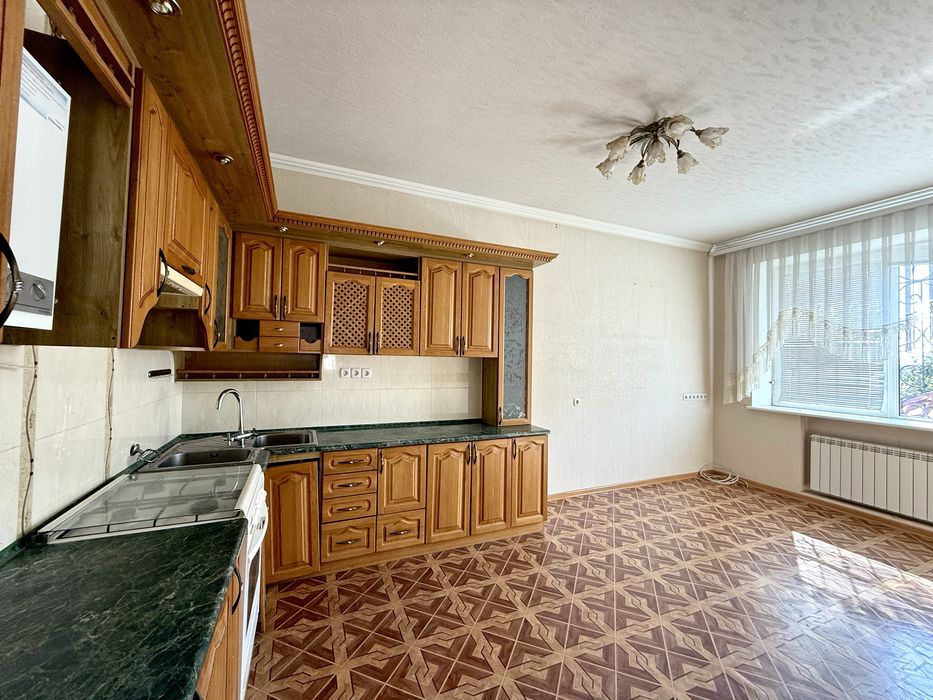 Продається будинок в космічному мк-ні