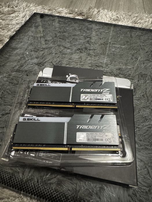 Продается G.Skill trident z RGB 16 GB 2/8 3200 XMP DDR4
