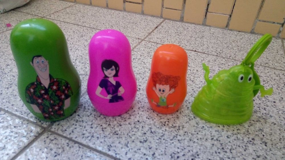 Bonecos e figuras de várias coleções