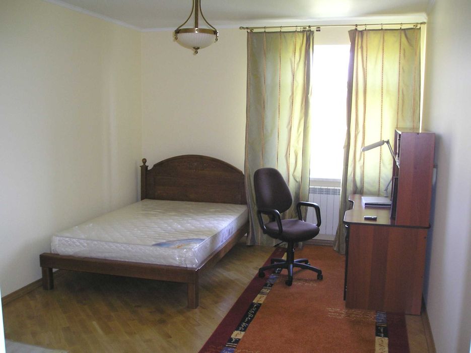 Будинок 3-х поверховий Запитів Львівська область