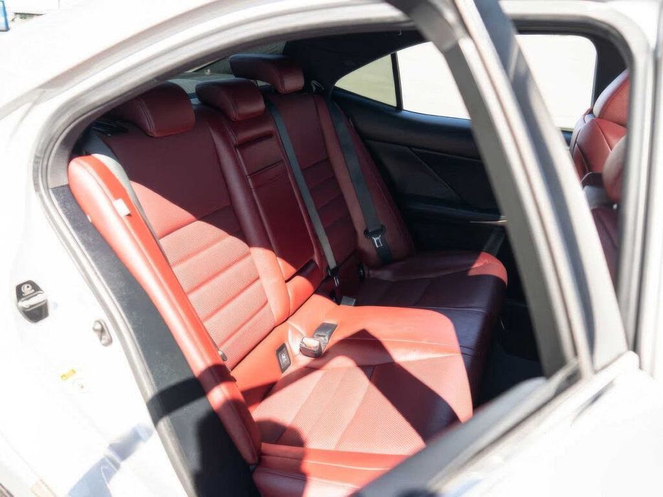 Lexus IS 250      2015