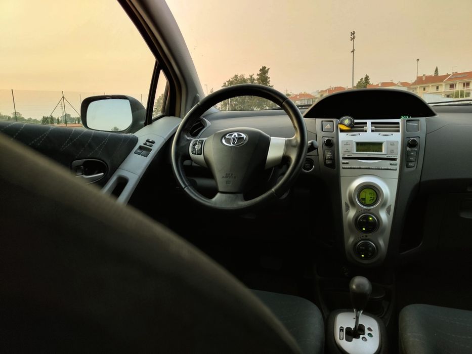 Toyota Yaris caixa automática full extras