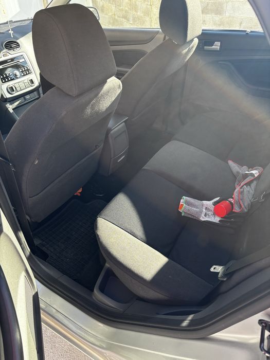 Ford focus 1.6 110 cv — photo 3
