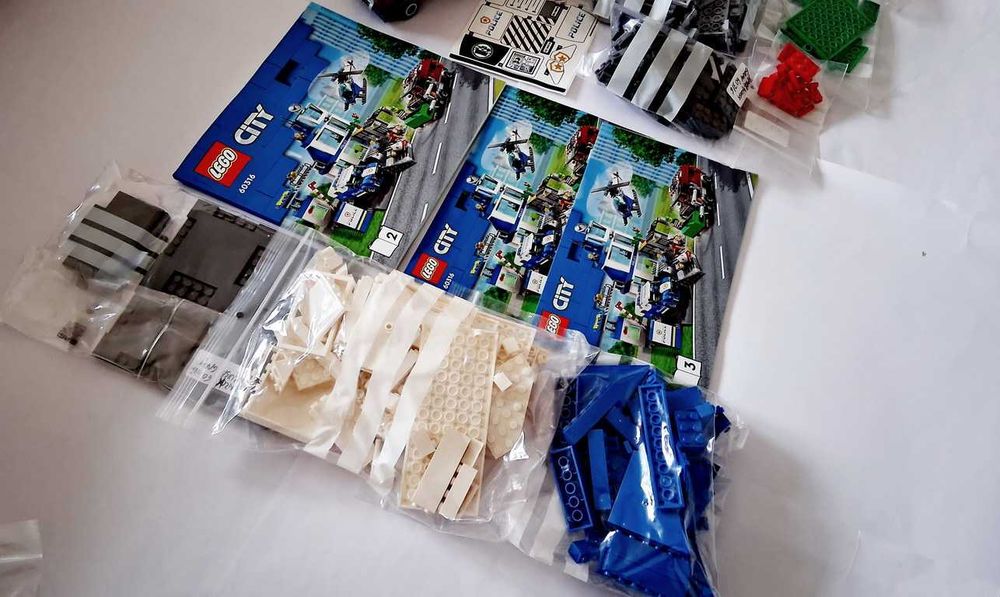 Lego City 60316 Police Station em peças novas semi montado