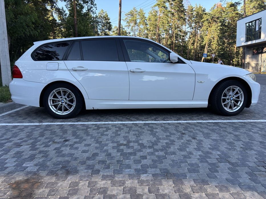BMW e91  2011 дизель 2.0