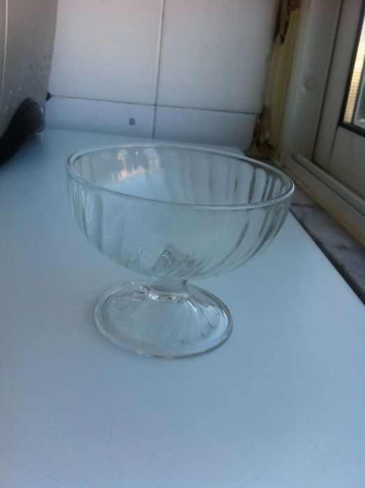 16 Taças em vidro para sobremesa/fruta