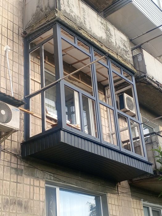 Балкон під ключ.