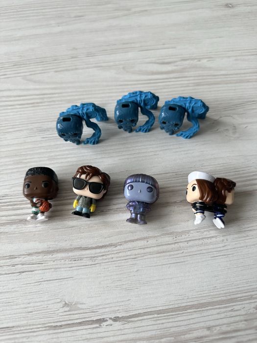 Продам фігурки дивні дива