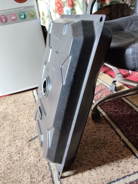 Продам паливний бак до генератора.