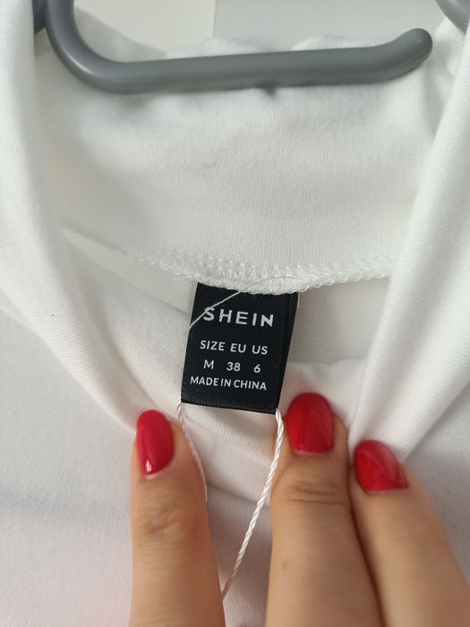 Białe body z golfem i wysokim wycięciem Shein M