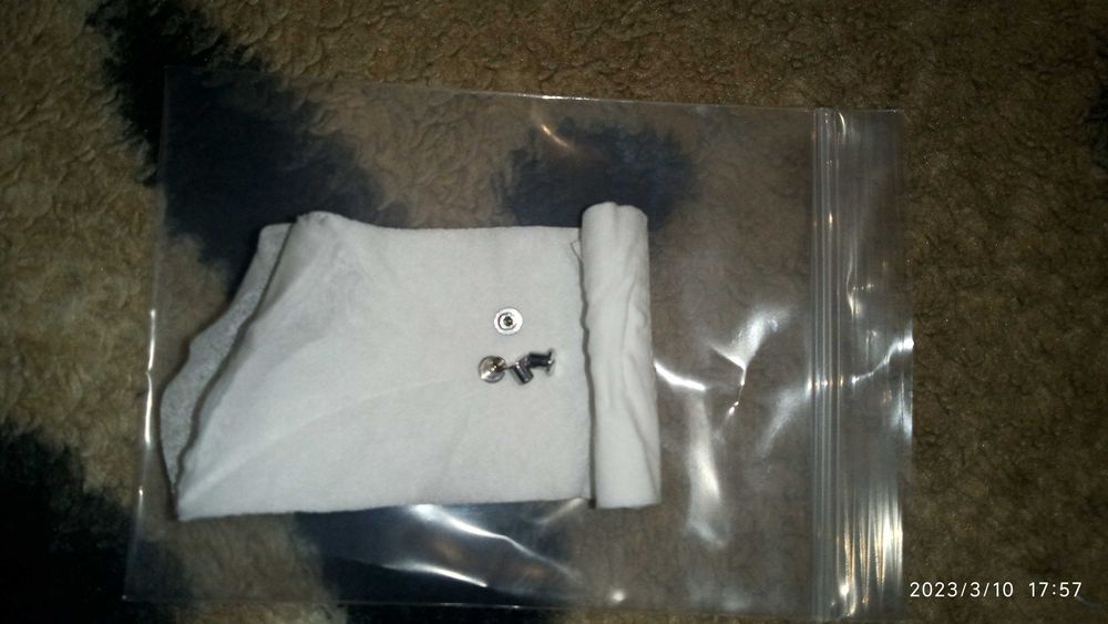 Гвинт задньої нижньої кришки годиника 4- ри гвинта