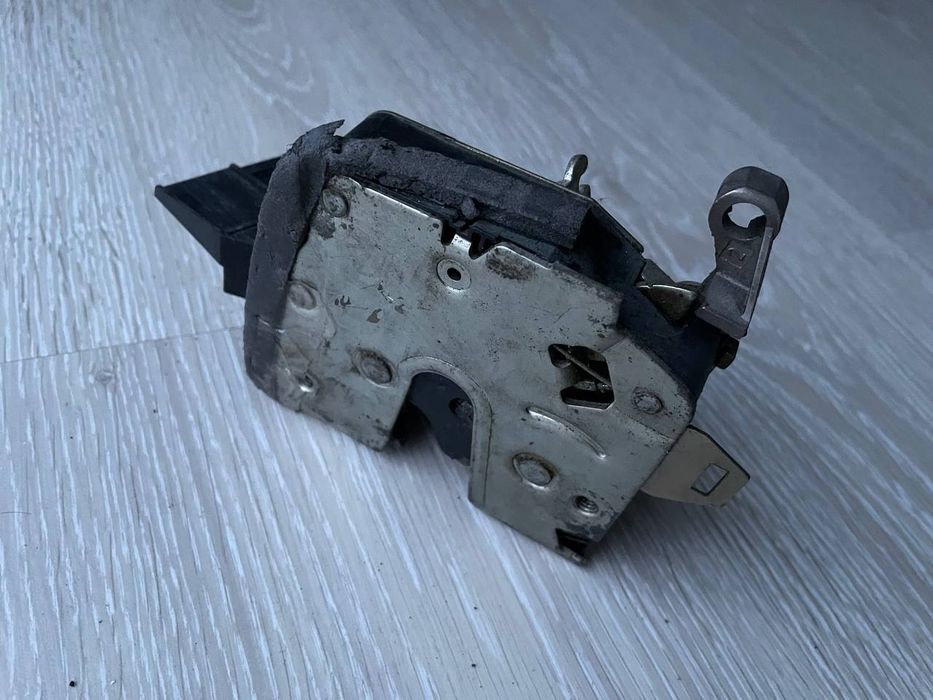 Замок двери багажника BMW E38 7-Series бмв Е34 Е38 механизм защелка