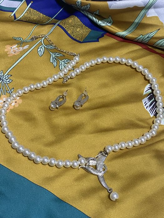 Набір прикраз із штучних перлин