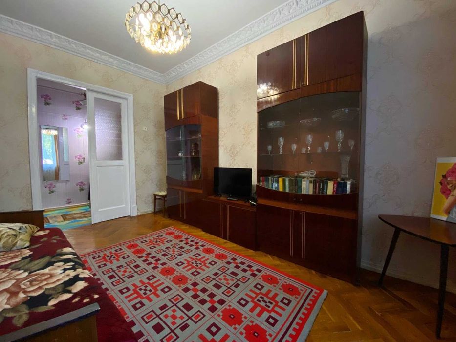 Продаж 2кмн квартири, р-н пл. Маяковського (213-249-945)
