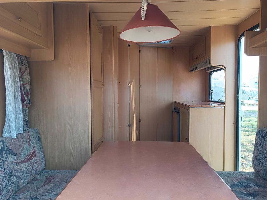 Caravana Sun Roller Sevilha 470 F – Excelente Estado