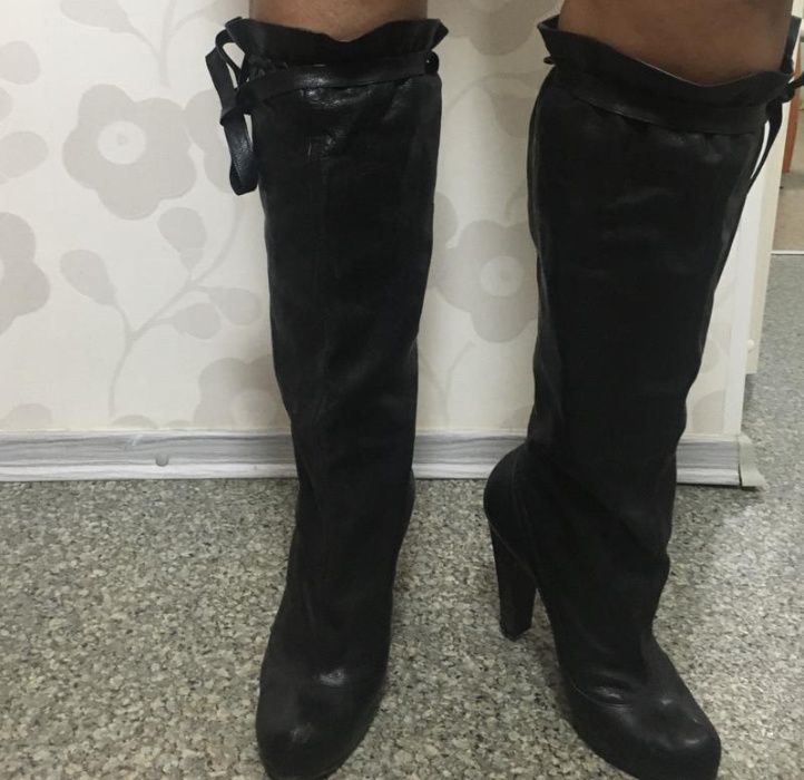 Фирменные кожаные сапоги Marc Jacobs