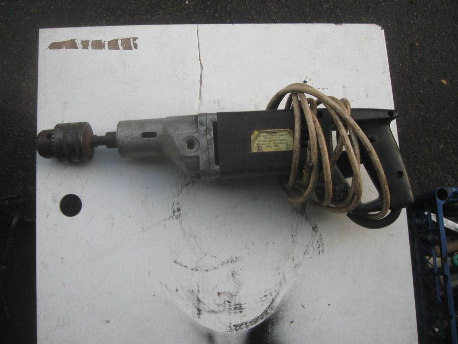 Три дрели большая  средняя   и малая. Дисковая пила Латвия.