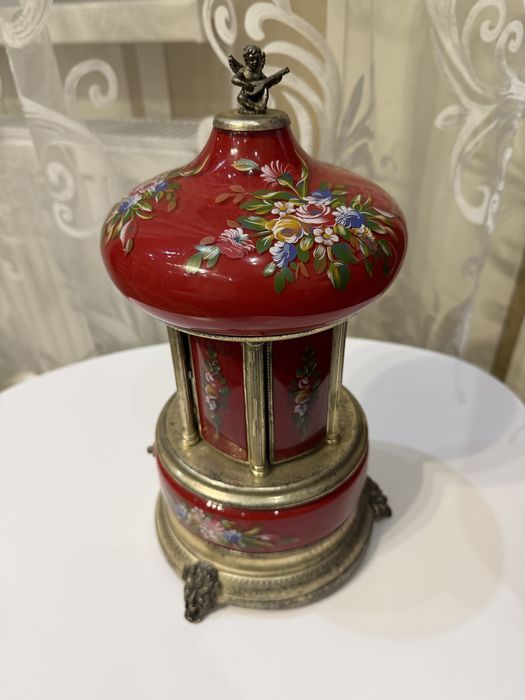 Вінтажна музична скринька