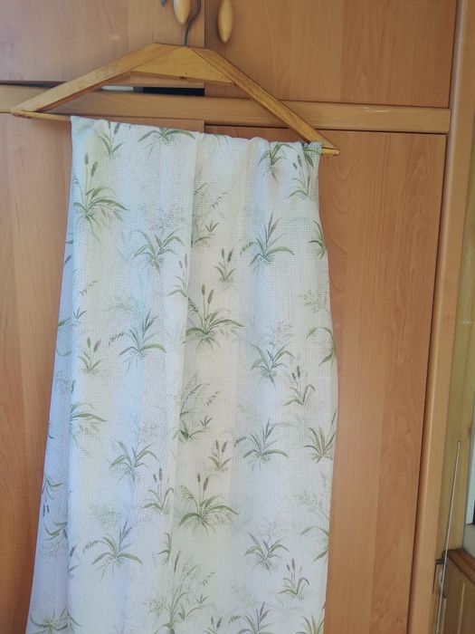 Продам тюль. 2 шт.