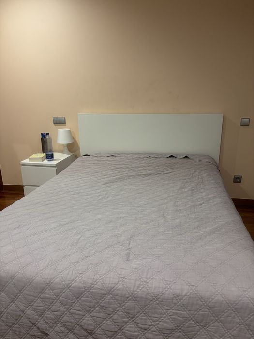 Cama de casal com estrado