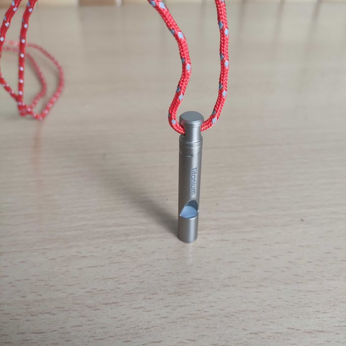 Apito Sobrevivência SOS Titanium Campismo Montanha Caminhada