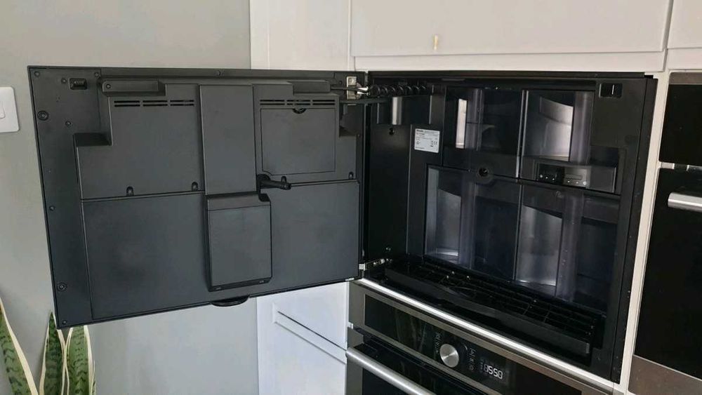 Ekspres do zabudowy MIELE CVA 6800 Auto Cappuccino oraz Latte