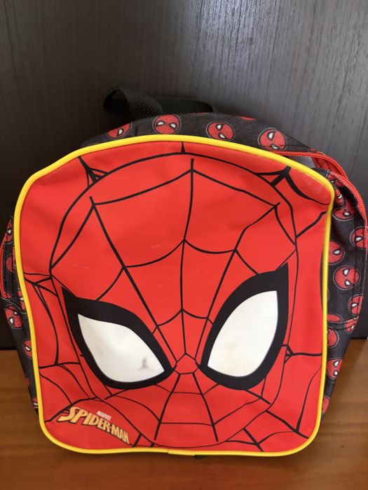 Mochila infantil do Homem-Aranha