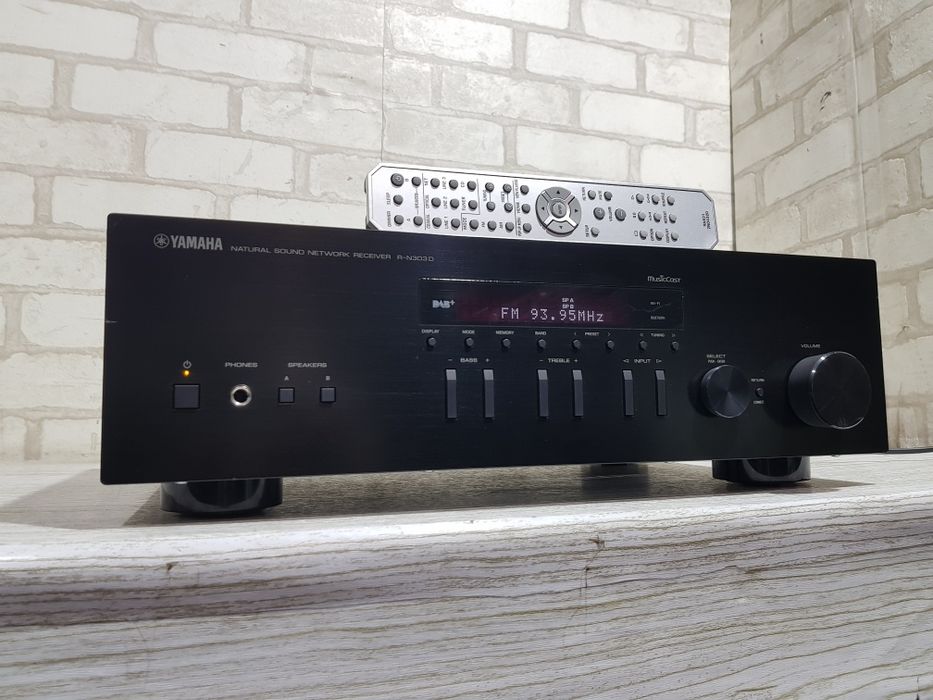 Пульт! Стерео ресивер YAMAHA R-N303D+1, *2x100, Wi-Fi, Bluetooth, AirPlay б/у