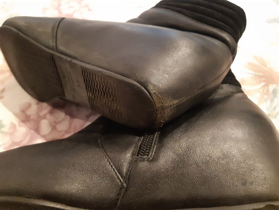 Czarne skórzane buty kazar 38